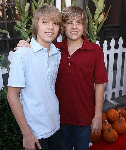 dylan-and-cole-sprouse.jpg